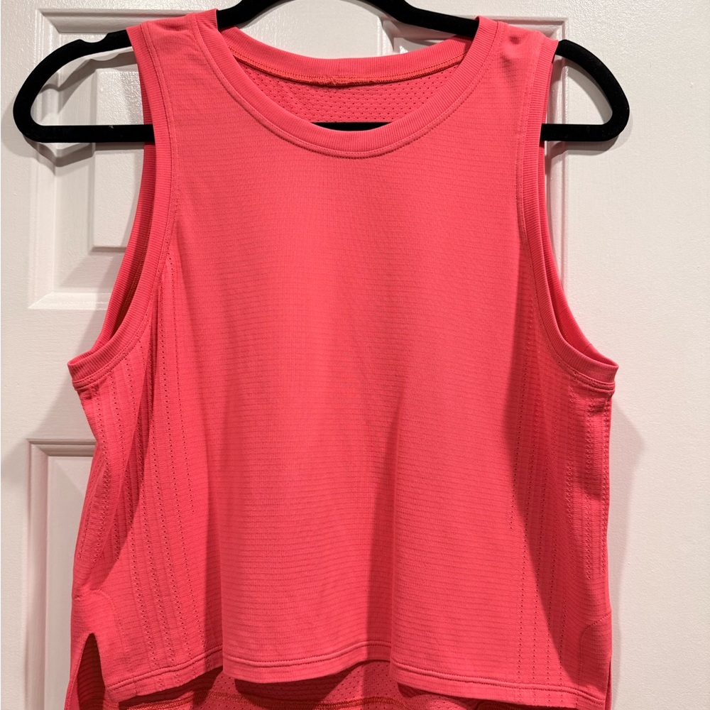 Lululemon Athletica Train to Be Tank High low hem